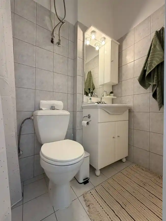 2nd Floor Bathroom